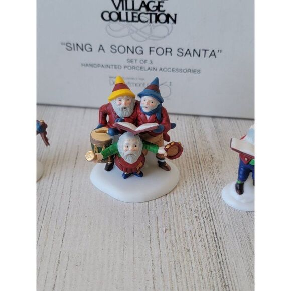 Dept 56 56316 Sing A Song For Santa village accessory xmas set - Picture 4 of 10